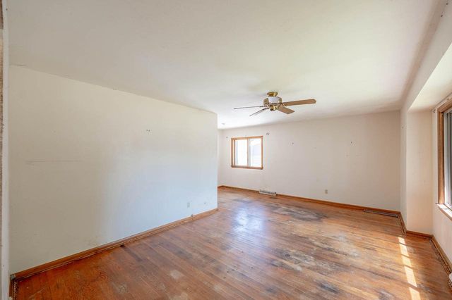 1215 S 91st STREET, West Allis, WI 53214