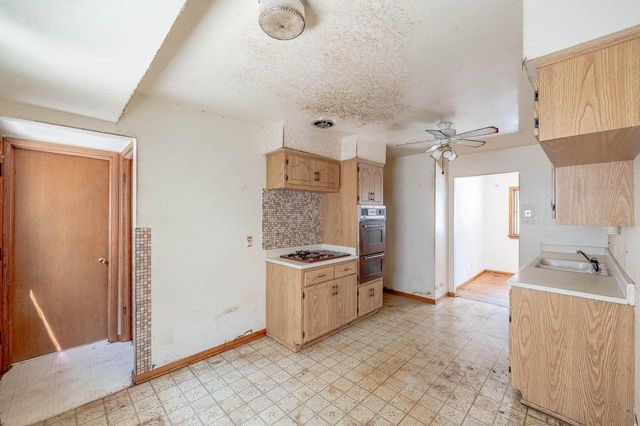 1215 S 91st STREET, West Allis, WI 53214