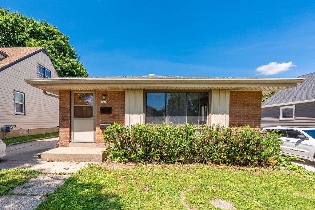 1215 S 91st STREET, West Allis, WI 53214