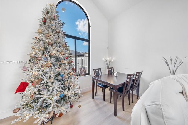 1140 SW 85th Ct, Miami, FL 33144