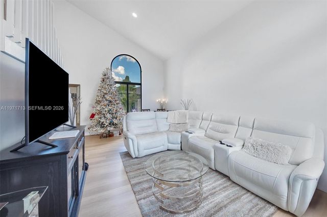 1140 SW 85th Ct, Miami, FL 33144