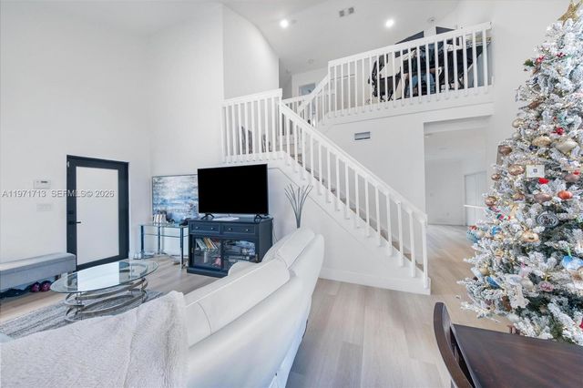 1140 SW 85th Ct, Miami, FL 33144