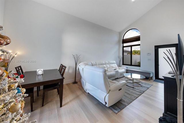 1140 SW 85th Ct, Miami, FL 33144