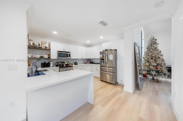 1140 SW 85th Ct, Miami, FL 33144