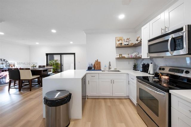 1140 SW 85th Ct, Miami, FL 33144