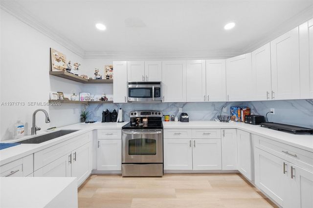 1140 SW 85th Ct, Miami, FL 33144