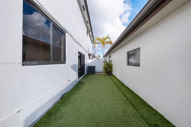 1140 SW 85th Ct, Miami, FL 33144