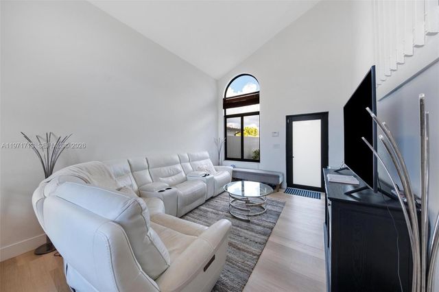 1140 SW 85th Ct, Miami, FL 33144