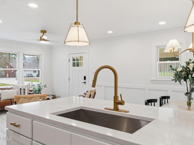 1513 Mountain View Court, Hillsborough, NC 27278