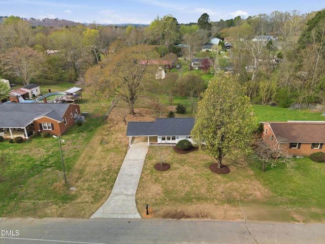 1513 Mountain View Court, Hillsborough, NC 27278