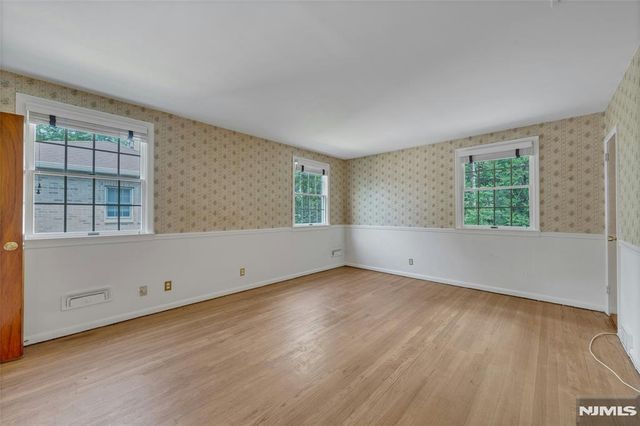 12 Glenwood Avenue, Demarest, NJ 07627