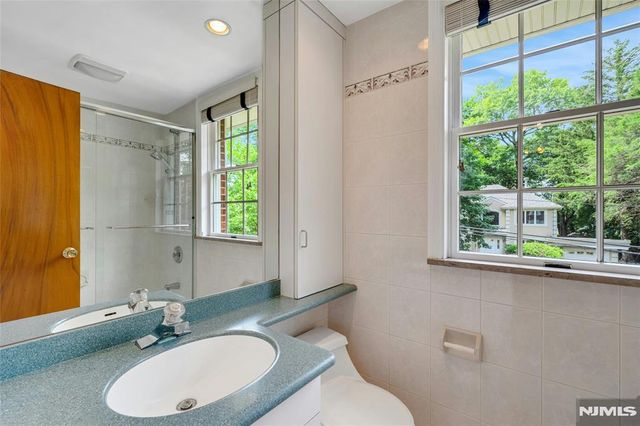 12 Glenwood Avenue, Demarest, NJ 07627