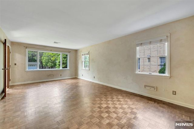 12 Glenwood Avenue, Demarest, NJ 07627