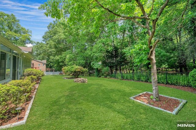 12 Glenwood Avenue, Demarest, NJ 07627