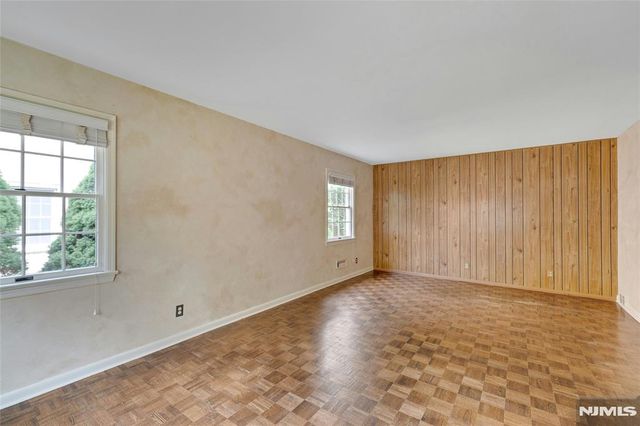 12 Glenwood Avenue, Demarest, NJ 07627