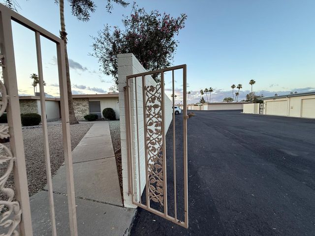16653 N 103rd Avenue, Sun City, AZ 85351