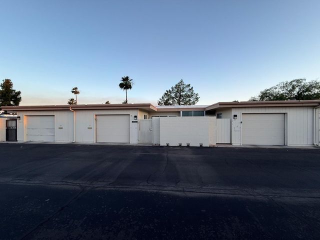 16653 N 103rd Avenue, Sun City, AZ 85351