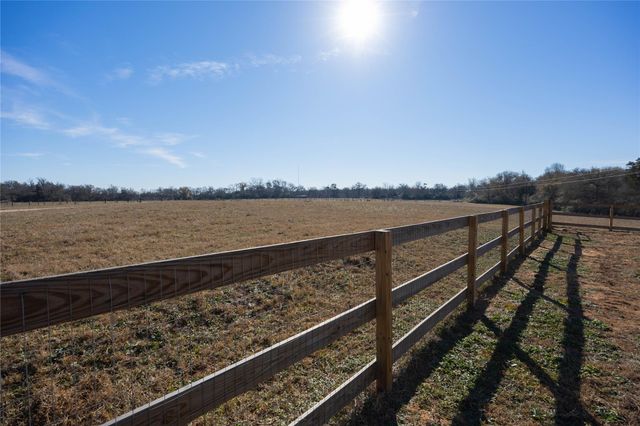 3039 County Road 205, Caldwell, TX 77836