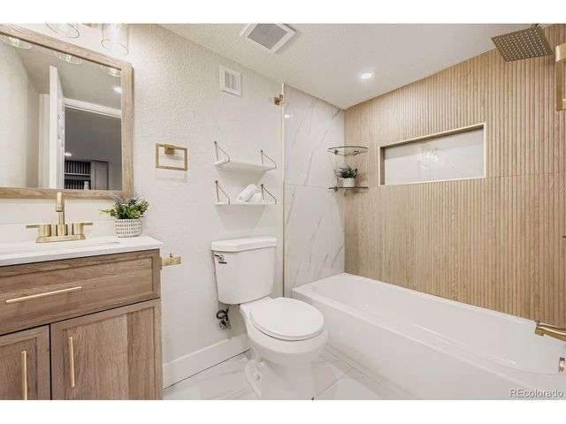 1435 Quebec St, Denver, CO 80220