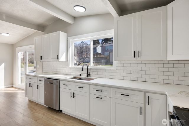 953 S Garden Drive, Moses Lake, WA 99837