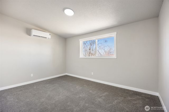 953 S Garden Drive, Moses Lake, WA 99837