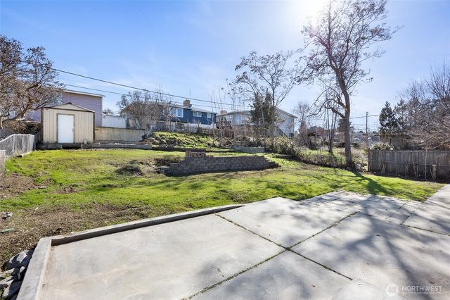 953 S Garden Drive, Moses Lake, WA 99837