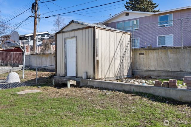 953 S Garden Drive, Moses Lake, WA 99837