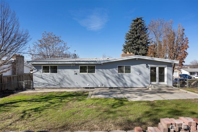 953 S Garden Drive, Moses Lake, WA 99837