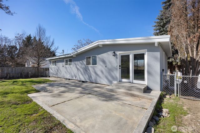 953 S Garden Drive, Moses Lake, WA 99837