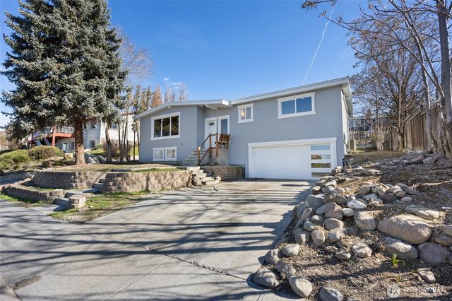 953 S Garden Drive, Moses Lake, WA 99837