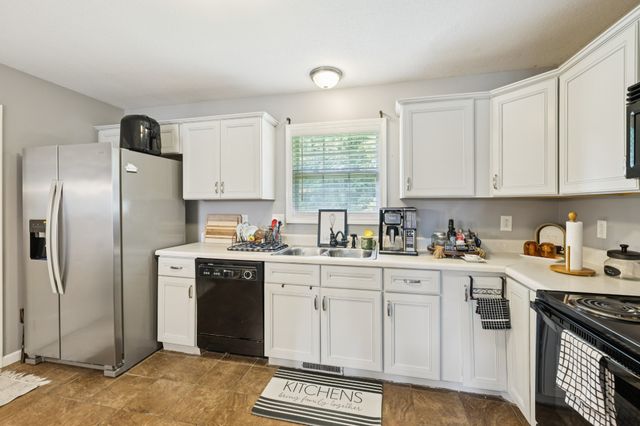 962 Russet Dr, Clarksville, TN 37040
