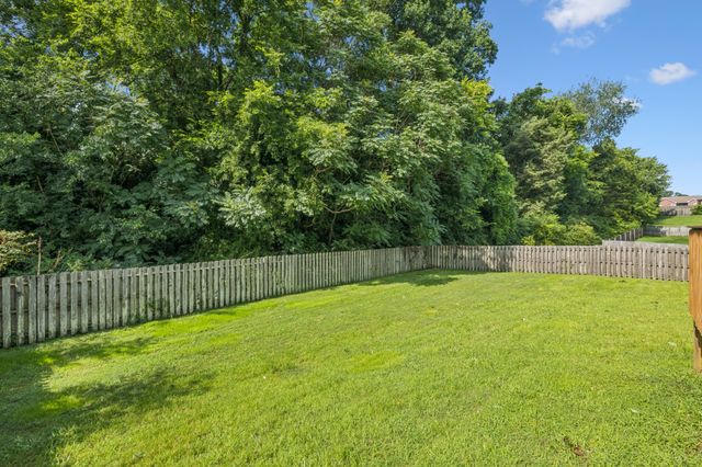 962 Russet Dr, Clarksville, TN 37040