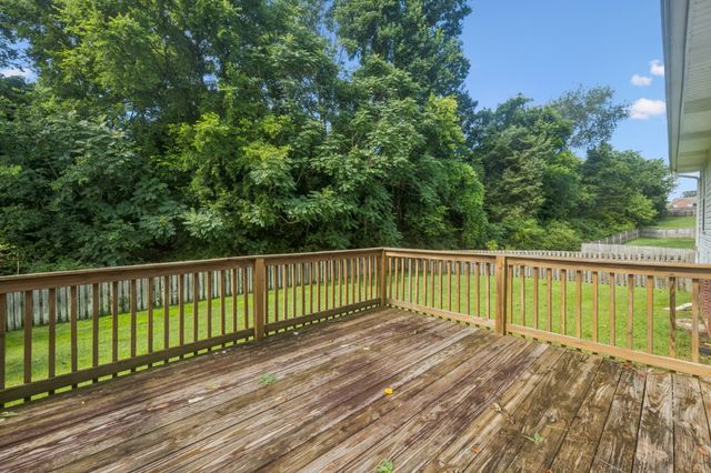 962 Russet Dr, Clarksville, TN 37040
