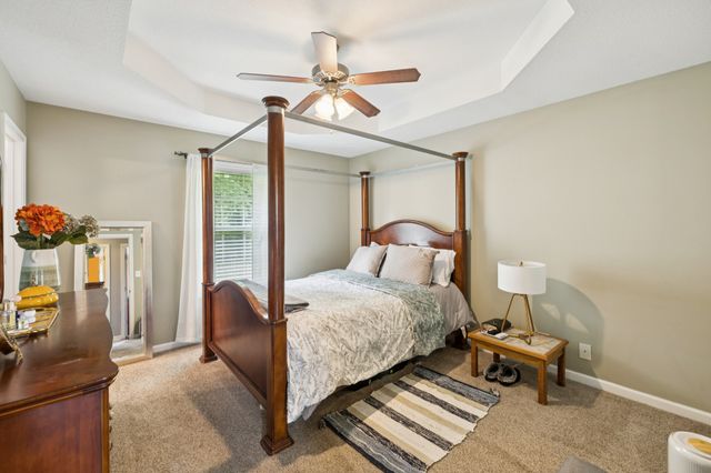 962 Russet Dr, Clarksville, TN 37040