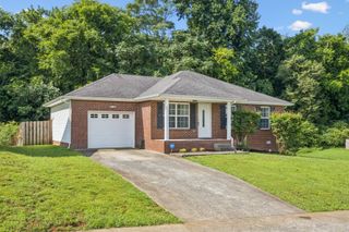962 Russet Dr, Clarksville, TN 37040