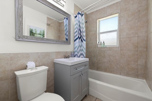 413-415 SE 23rd St, Fort Lauderdale, FL 33316