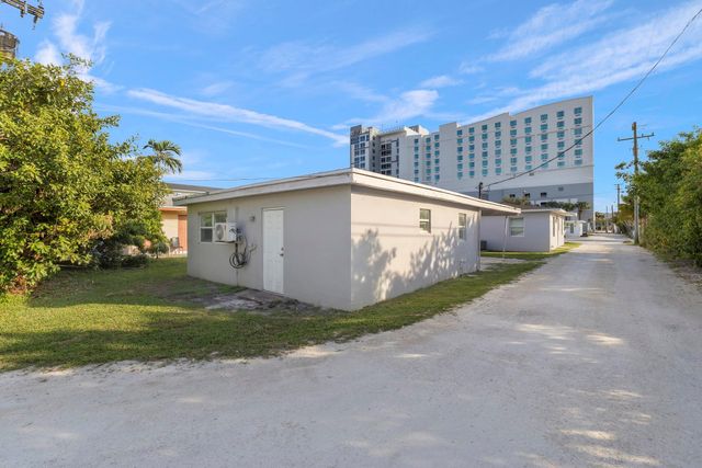 413-415 SE 23rd St, Fort Lauderdale, FL 33316