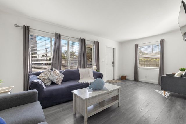 413-415 SE 23rd St, Fort Lauderdale, FL 33316