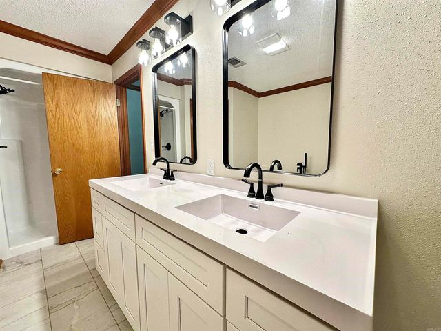 2404 N Arch Street, Sheridan, AR 72150