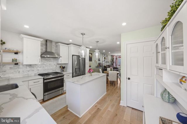 2006 SAINT ALBANS ST, Philadelphia, PA 19146