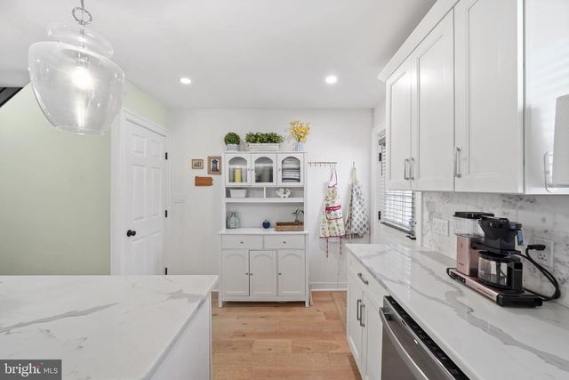 2006 SAINT ALBANS ST, Philadelphia, PA 19146