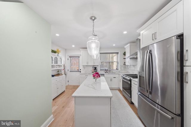 2006 SAINT ALBANS ST, Philadelphia, PA 19146