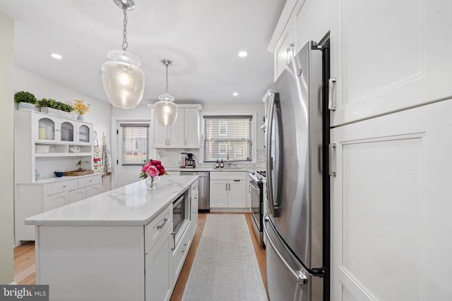 2006 SAINT ALBANS ST, Philadelphia, PA 19146