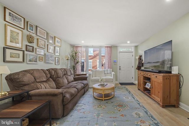2006 SAINT ALBANS ST, Philadelphia, PA 19146