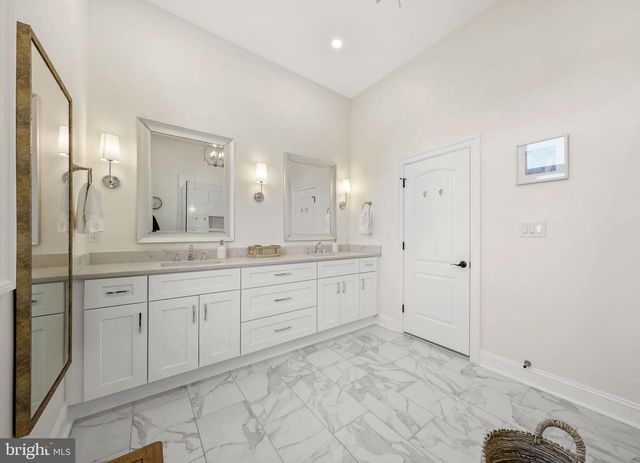 2006 SAINT ALBANS ST, Philadelphia, PA 19146