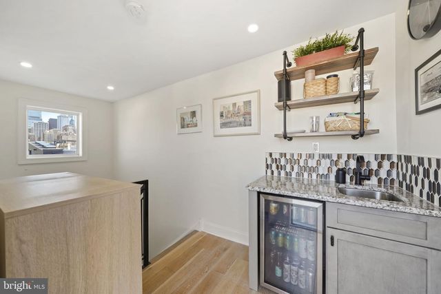 2006 SAINT ALBANS ST, Philadelphia, PA 19146