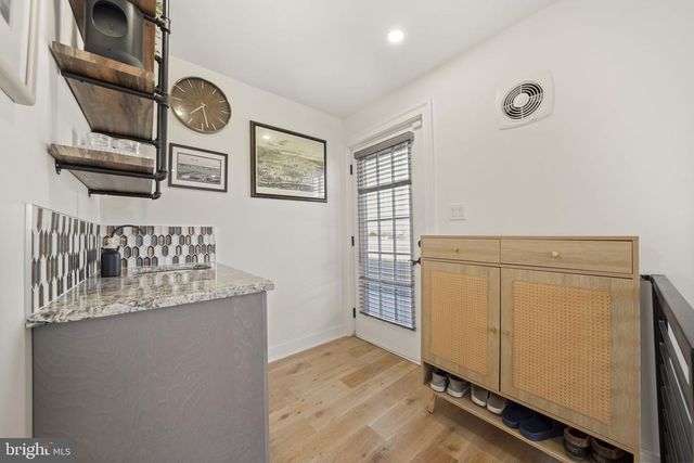 2006 SAINT ALBANS ST, Philadelphia, PA 19146
