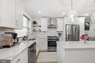 2006 SAINT ALBANS ST, Philadelphia, PA 19146