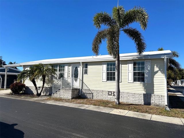 11228 102ND STREET N 180, Largo, FL 33773