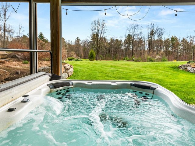 118 Brigham Hill Lane, Essex, VT 05452